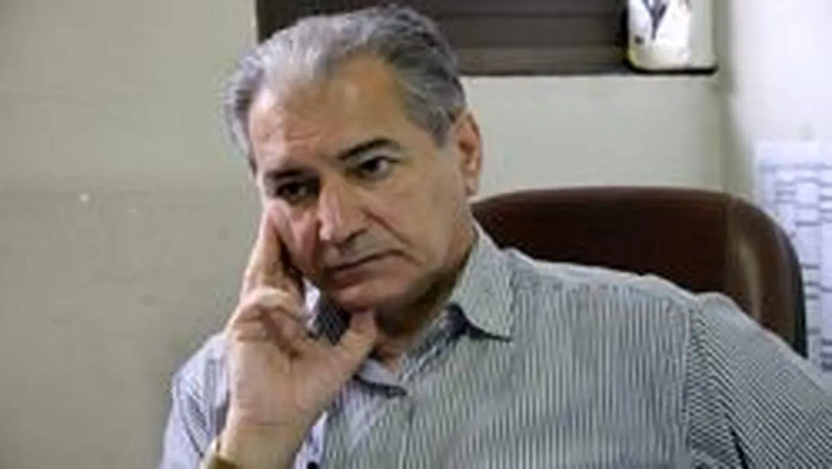محمد قلی یوسفی: اقتصاد ایران یک اقتصاد دلالی است/ ۱۸میلیون خانوار گرفتار خط فقر هستند