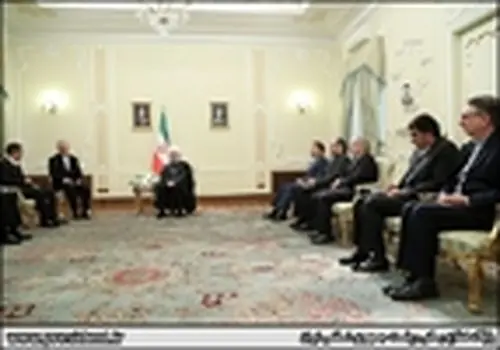 حمایت وزیر خارجه ونزوئلا از مادورو: همچنان رئیس‌جمهور است
