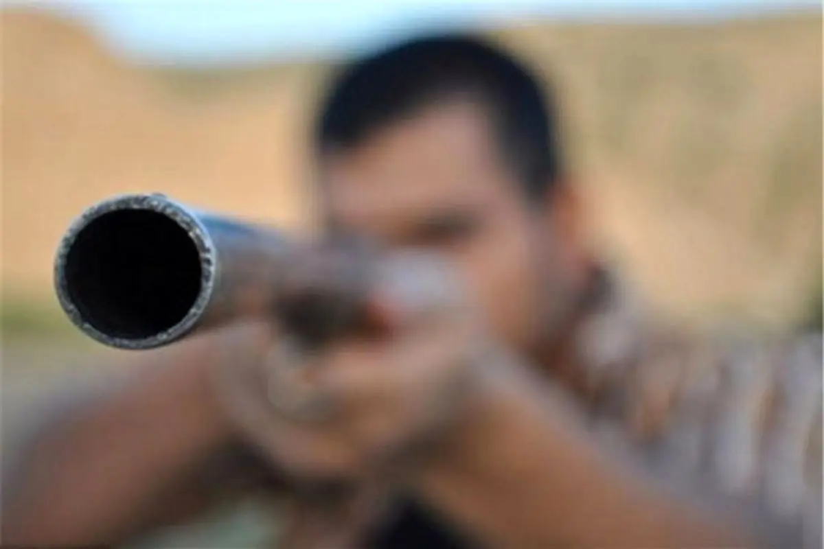 فیلم| شکار وحشیانه آهو با اسلحه جنگی در عربستان سعودی