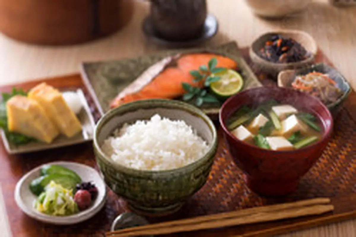 دردسر‌های غذا خوردن سفیر ژاپن در ایران!