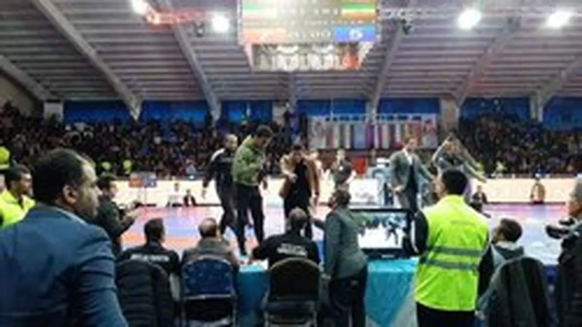 درگیری برادر و مربی محمدرضا گرایی به داوران