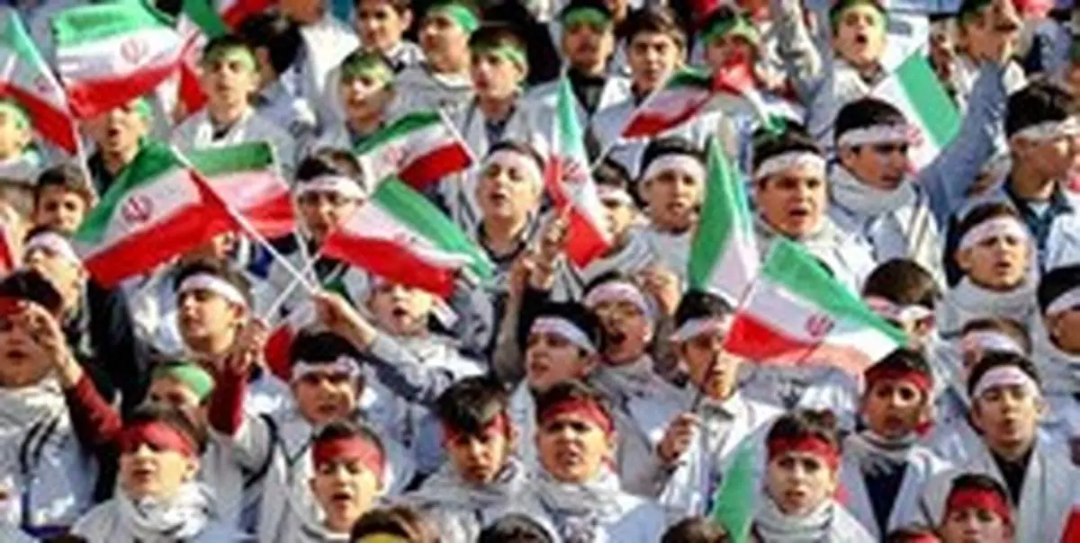 زنگ انقلاب در مدارس سراسر کشور طنین‌انداز شد