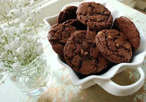طرز تهیه خوشمزه‌ترین شیرینی کنجدی فقط در ۱۰ دقیقه+ فیلم / ساده ترین دستور پخت شیرینی کنجدی برای عصرانه