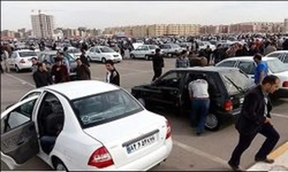 تخته گاز قیمت خودرو‌ها در بازار راکد/۲۰۰۸ به ۴۰۰ میلیون رسید