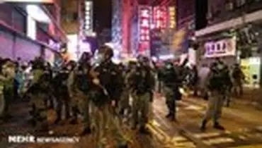 حمله معترضان هنگ‌کنگی به ساختمان قرنطینه کرونا