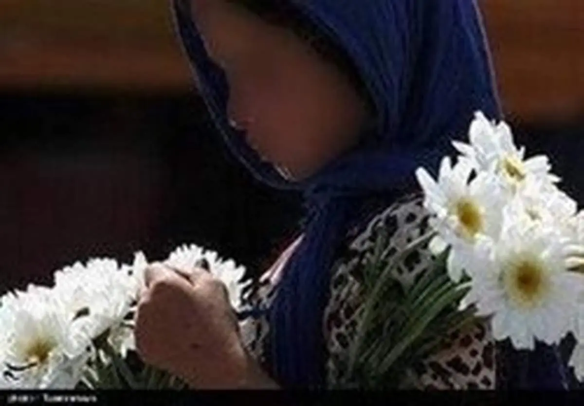 دریده شدن "دختربچه گلفروش" توسط سگ‌های خیابانی + عکس