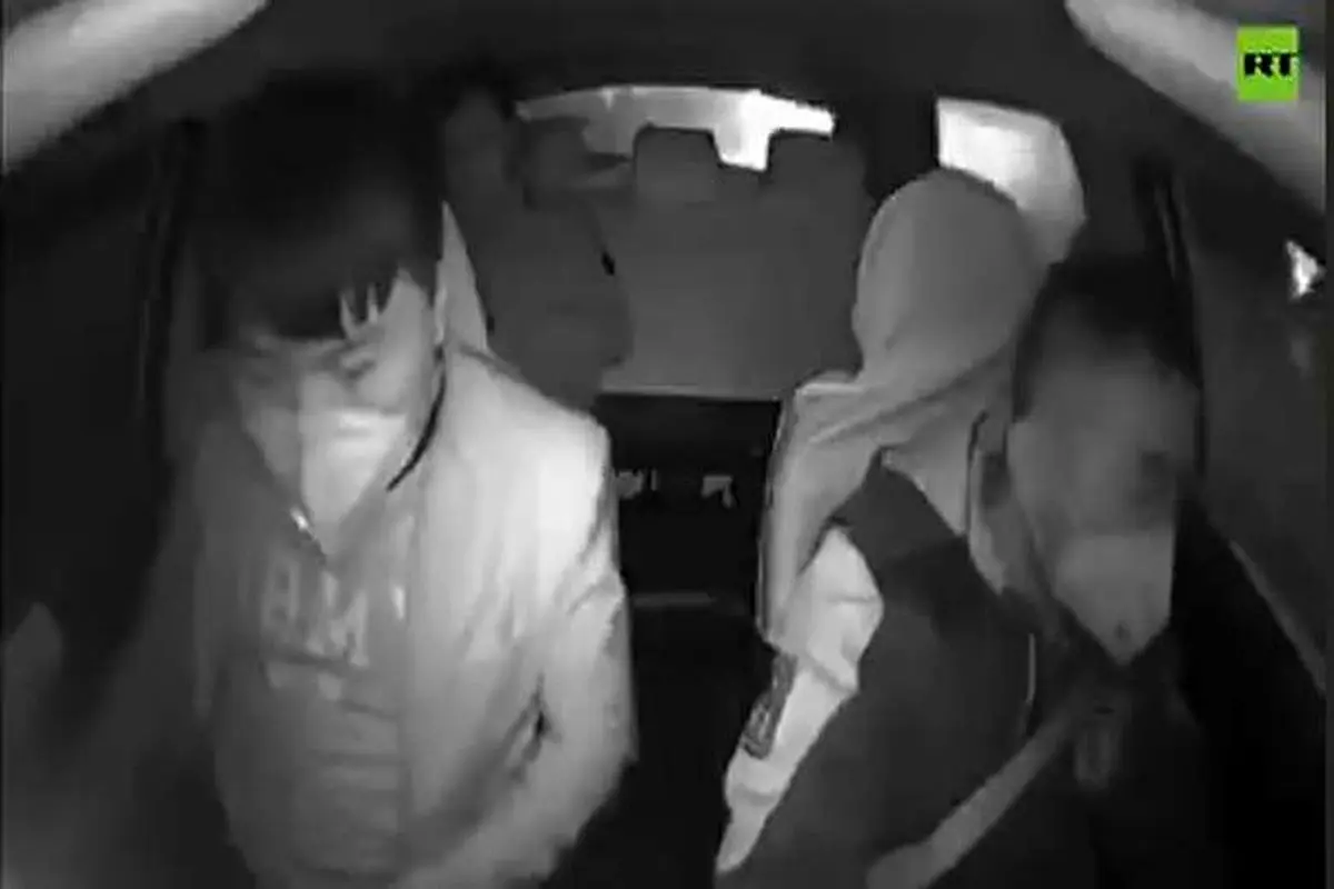 ویدیو|برخورد راننده تاکسی چینی با مسافری که «کرونا» داشت