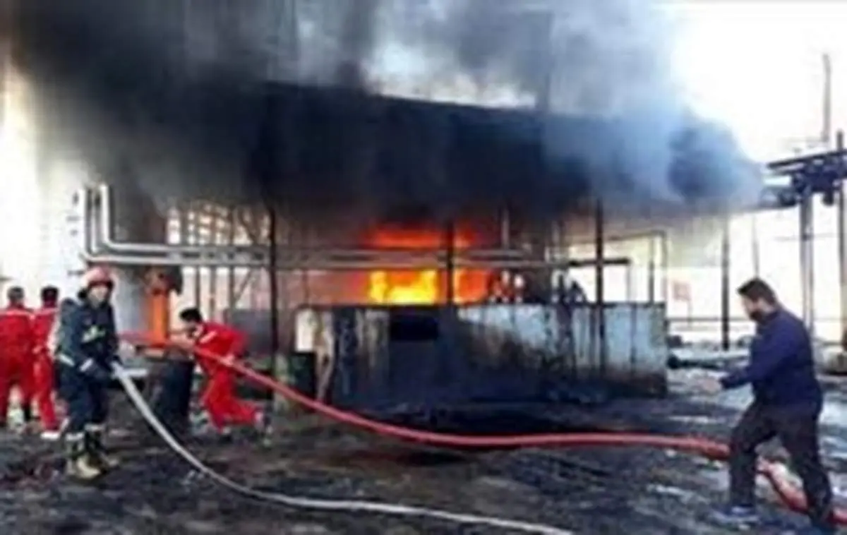 کارخانه قیر در مشگین شهر آتش گرفت