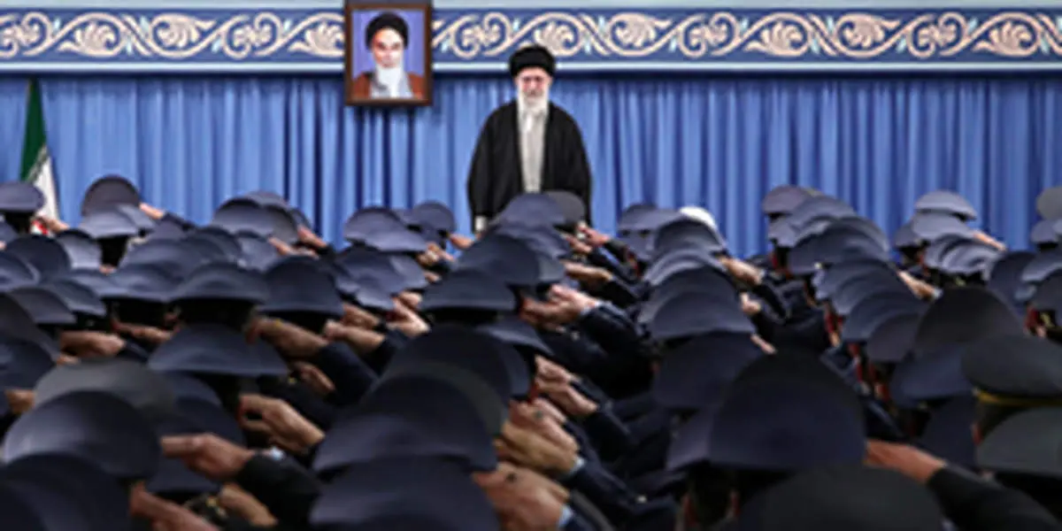 رهبر انقلاب:  باید قوی شویم تا جنگ نشود/ مسئولان اقتصادی هوشیار باشند