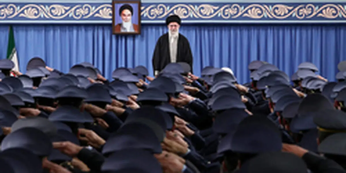رهبر انقلاب:  باید قوی شویم تا جنگ نشود/ مسئولان اقتصادی هوشیار باشند
