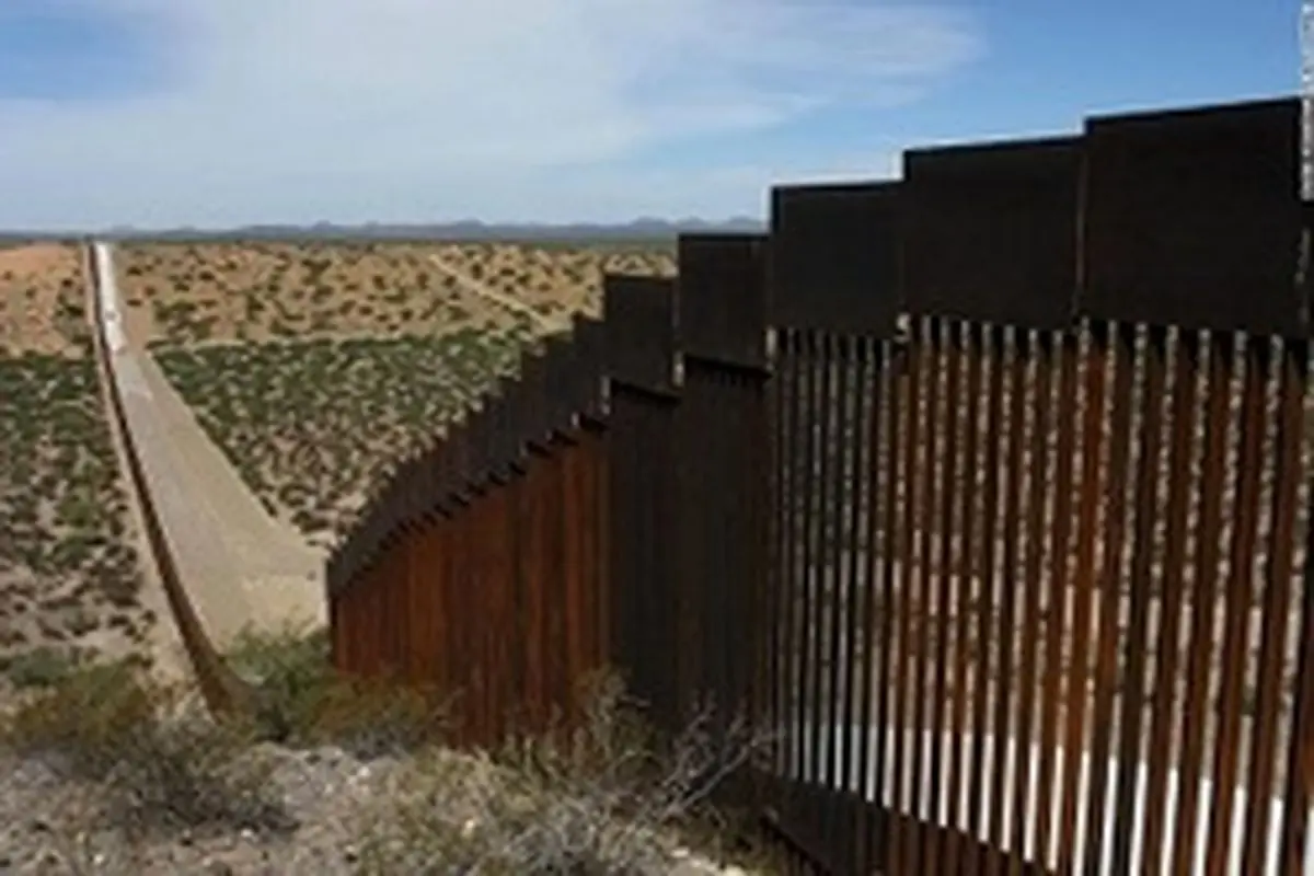 پیشنهاد ترامپ برای اختصاص ۲ میلیارد دلار به منظور ساخت دیوار مرزی