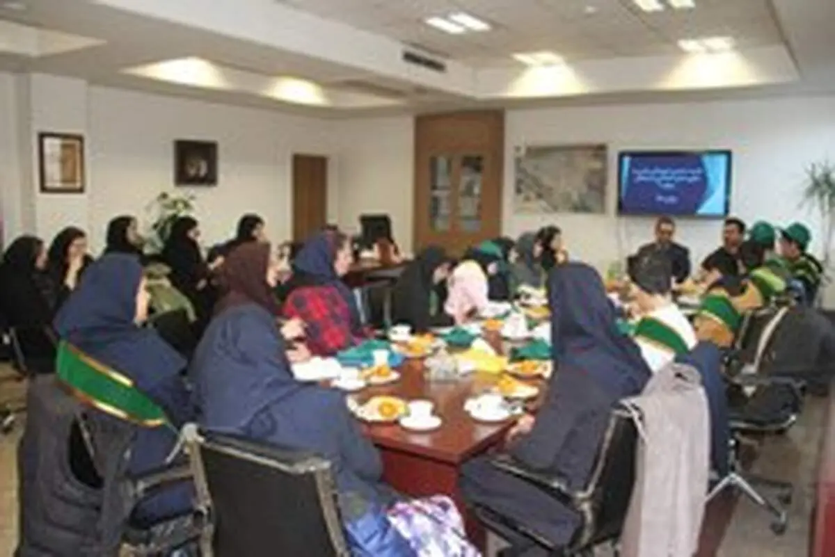 آشنایی شهرداران مدارس با نحوه فعالیت های معاونتهای منطقه سه
