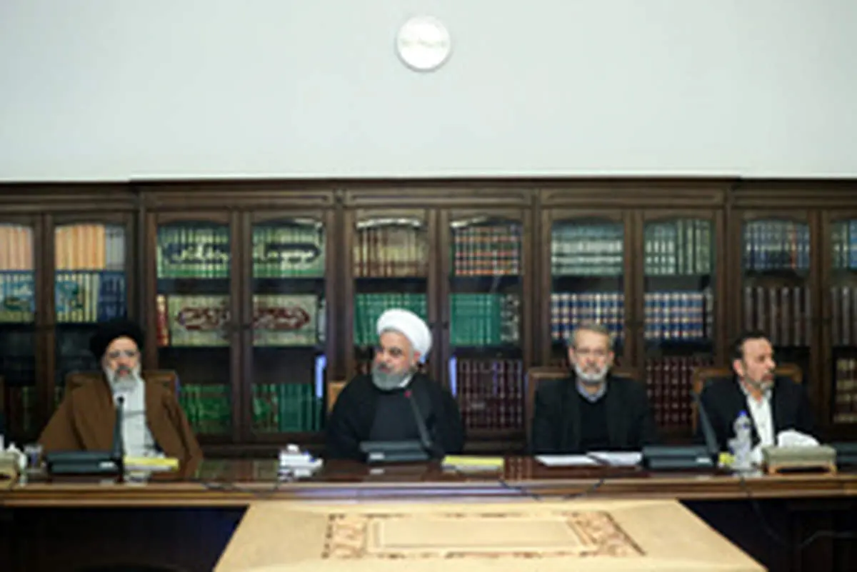 روحانی: انقلاب فضا را برای فعالیت خانمها باز کرد