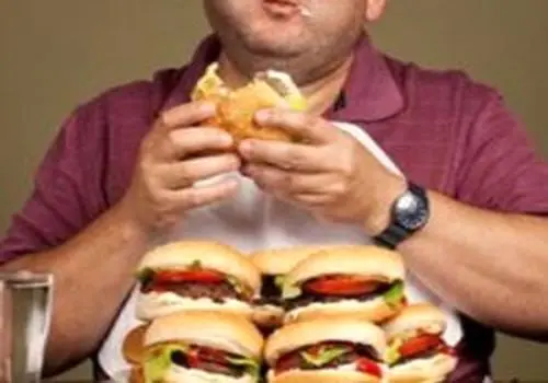 پرخوری عصبی و نشانه‌هایی که باید جدی گرفت

