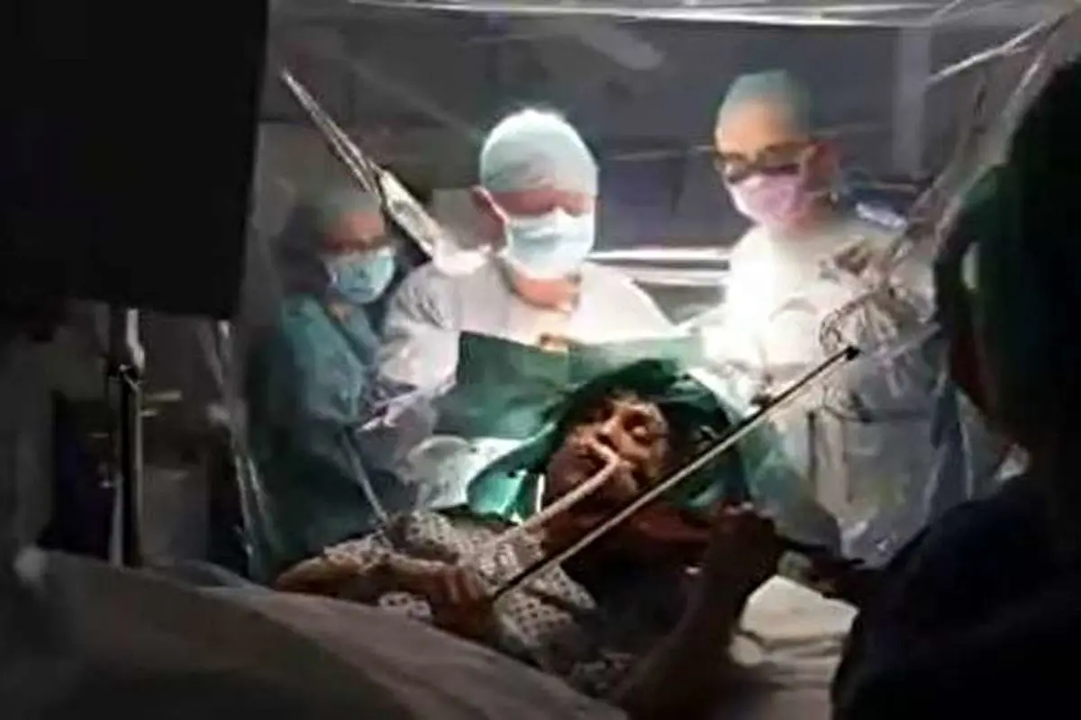 ویدیو/نواختن ویولون حین عمل جراحی مغز