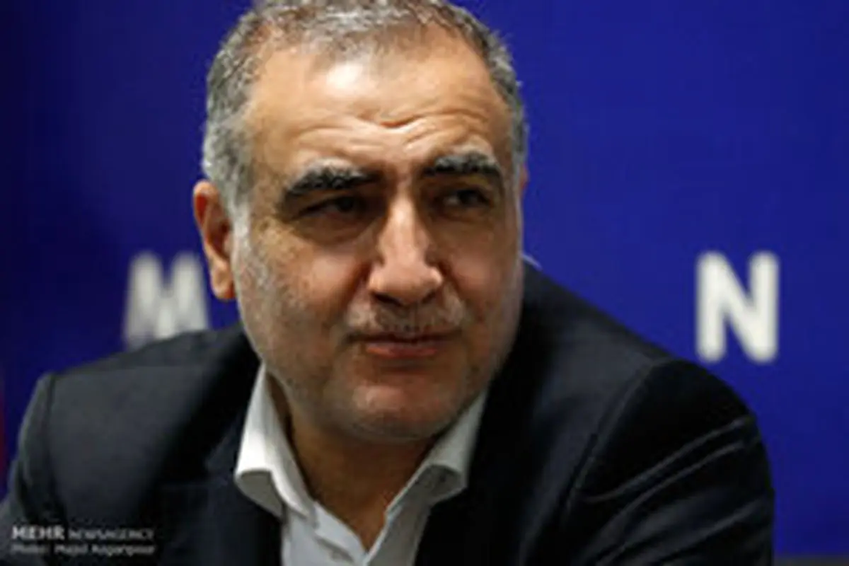 مجلس ضعیف در برابر تخلفات دولت ایستادگی نمیکند