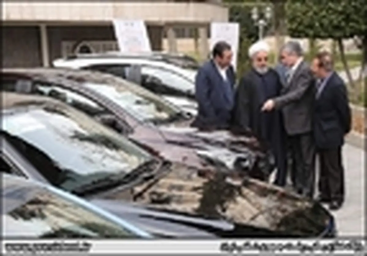 رونمایی از خودروهای جدید تولید داخل در حاشیه هیات دولت