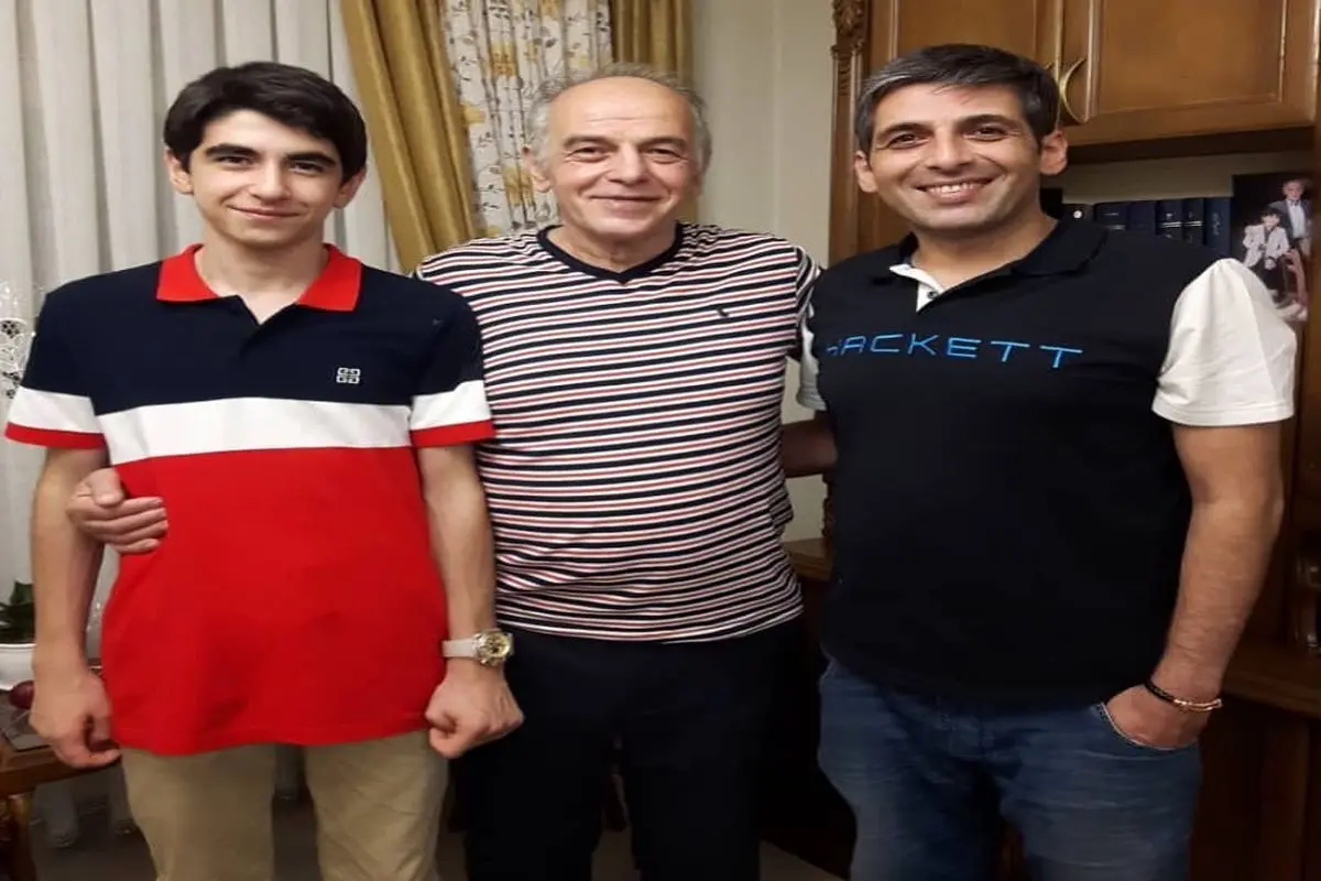 حمید گودرزی در کنار پدر و برادرش