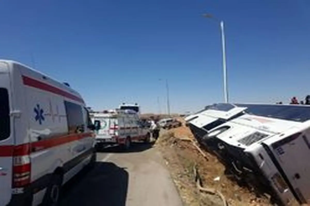 واژگونی اتوبوس کرمان به زاهدان با ۲۷ مجروح