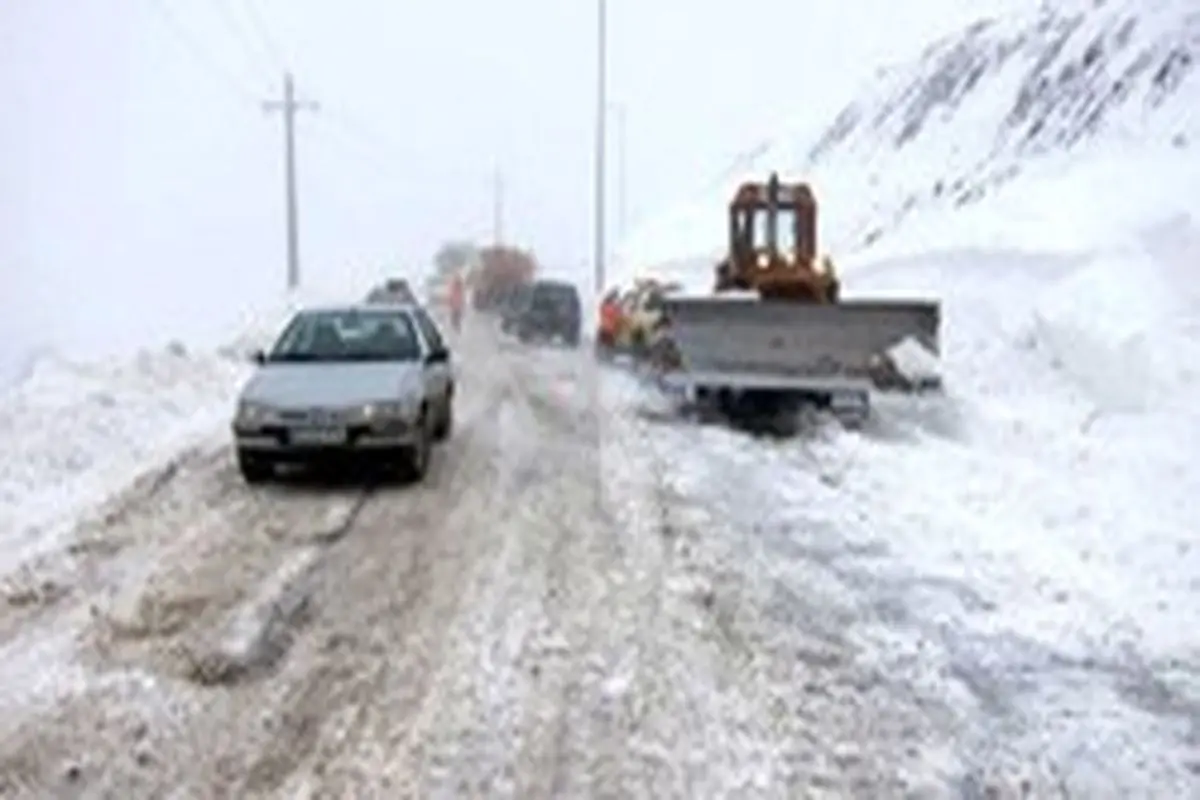 بارش شدید برف در محور‌های هراز و فیروزکوه