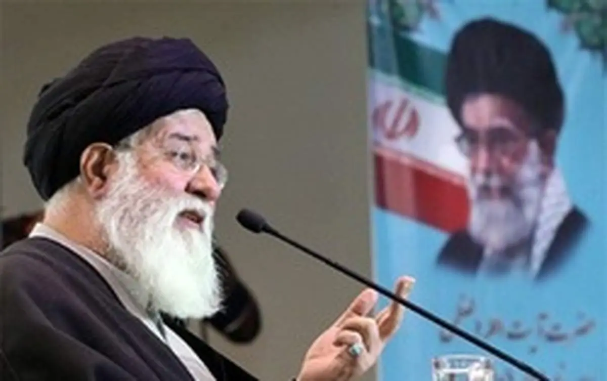 علم‌الهدی: به کسی که کُلفت و نوکر آمریکاست رأی ندهید