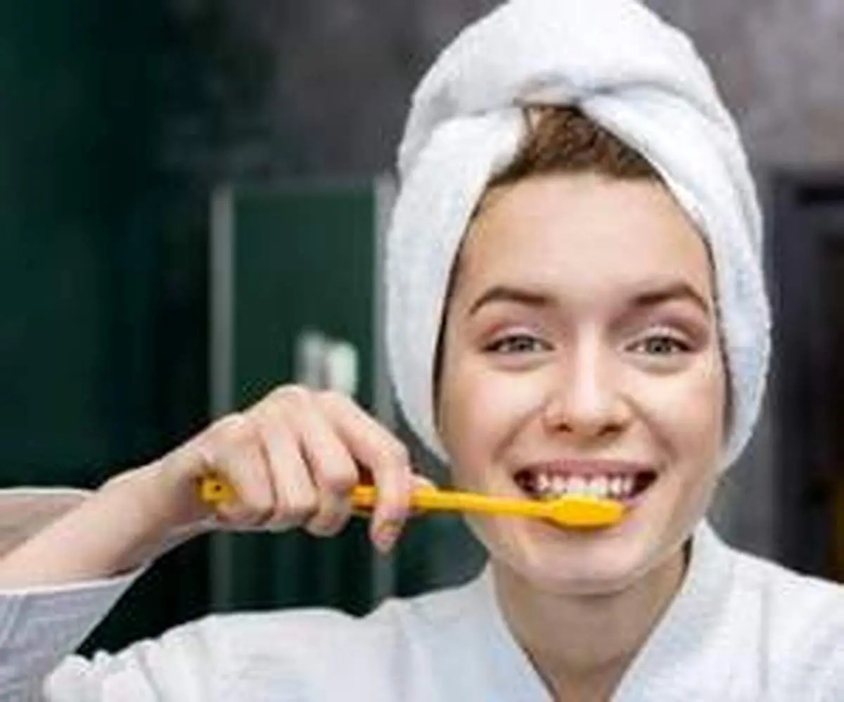 قبل صبحانه مسواک بزنیم یا بعد صبحانه؟