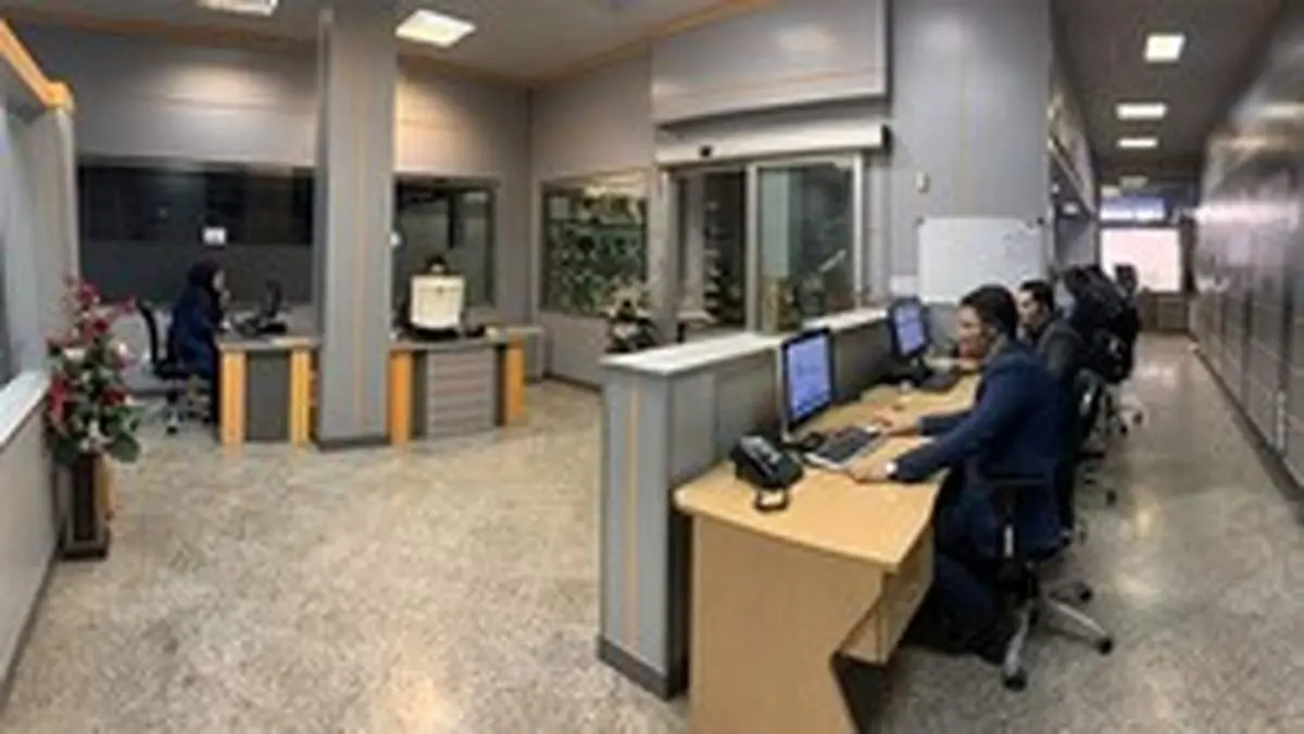 در راستای کاهش تردد‌های غیرضروری؛ پاسخگویی شبانه‌روزی مرکز ارتباط با مشتریان بانک‌پاسارگاد به هم‌وطنان