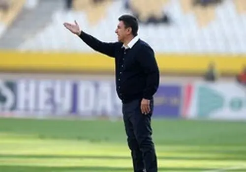 ماشین سواری سرمربی تیم ملی با ستارگان پرسپولیس