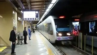 علت توقف ۳۰ دقیقه‌ای قطار در خط ۲ مترو تهران چه بود؟
