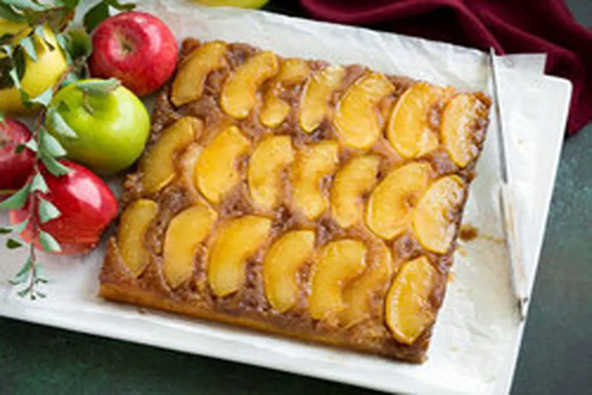 کیک سیب وارونه؛ گرم و شیرین و پر عطر