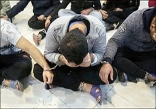 دستگیری سارق حرفه‌ای موبایل در پایانه مرزی مهران توسط پلیس آگاهی