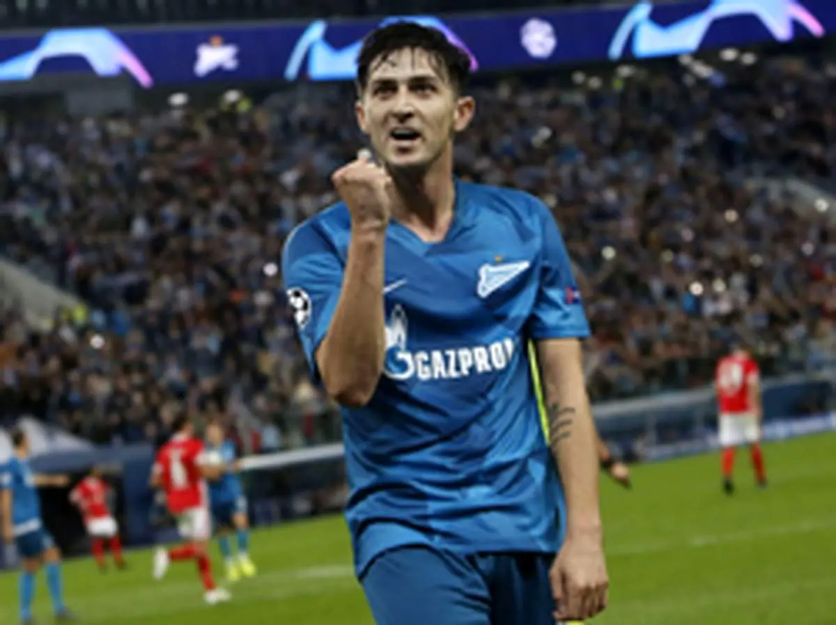 سردار آزمون در آستانه جدایی از زنیت