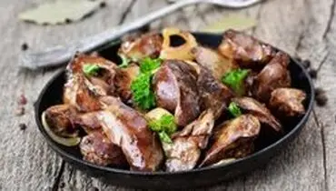 مصرف بیش از حد این ۸ ماده غذایی بینهایت خطرناک است