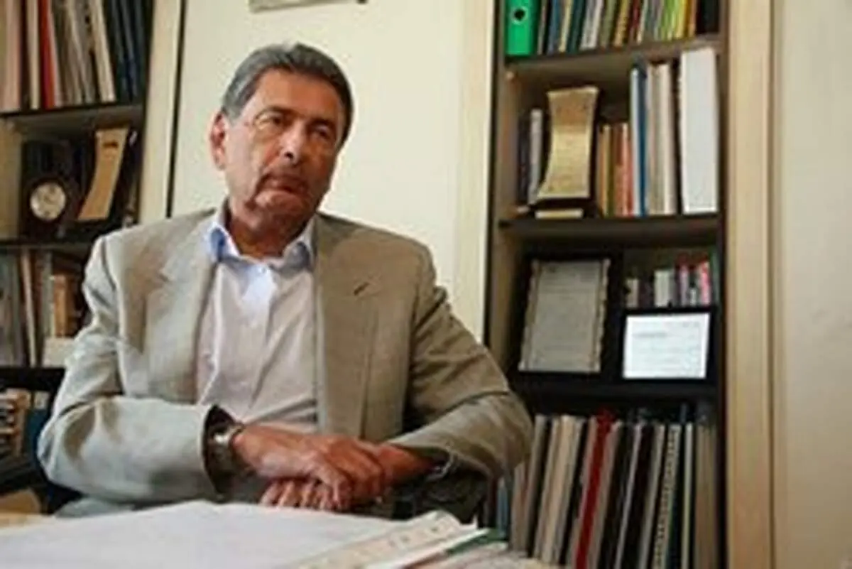 نرسی قربان:آمريكا متحدانش را براي اعمال فشار به ايران تحتِ‌ فشار می‌گذارد /نفت هم فايده دارد، هم ضرر نمی‌توانيم به فروش ۲ ميليون بشكه اميد داشته باشيم
