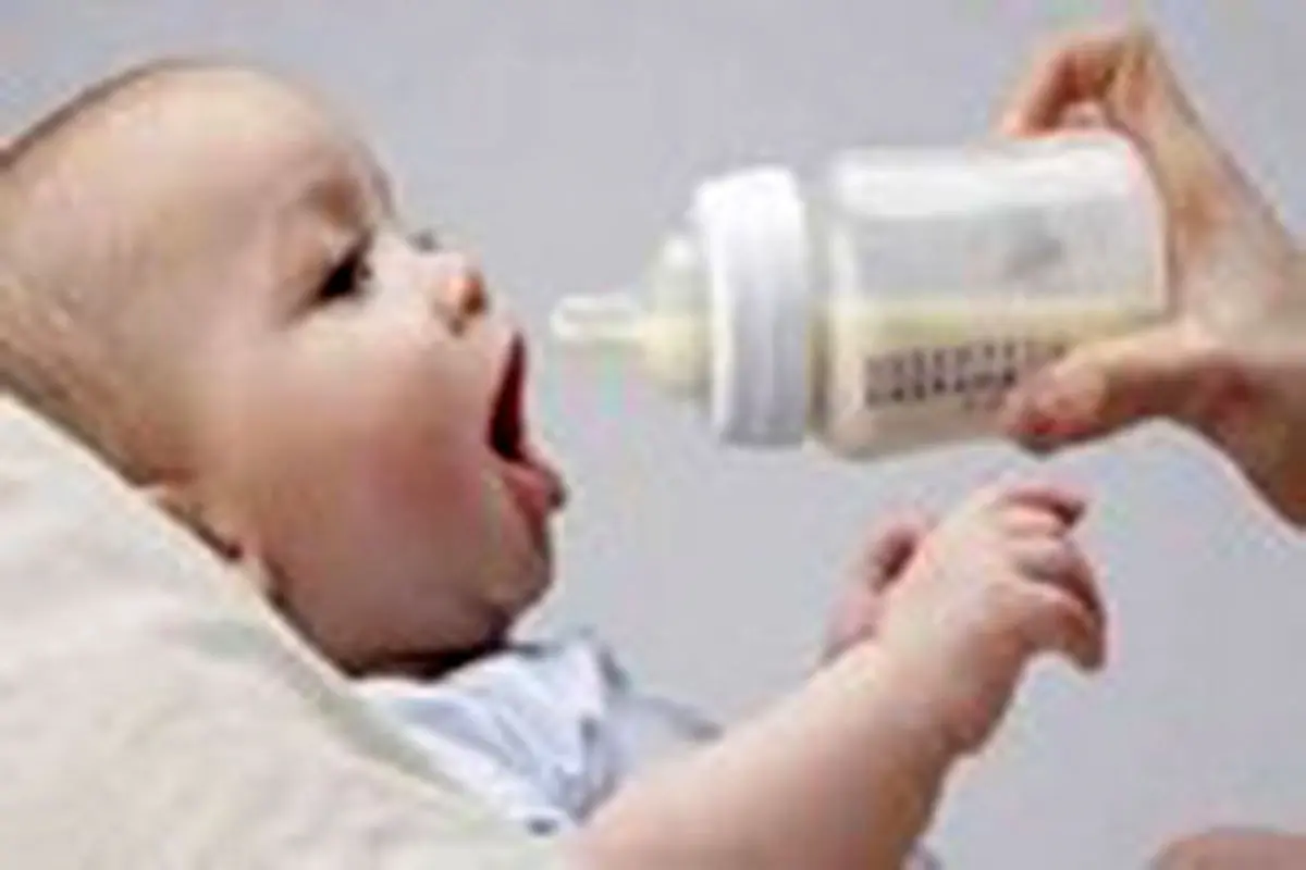 کدام بچه‌ها نیاز به شیر خشک دارند؟