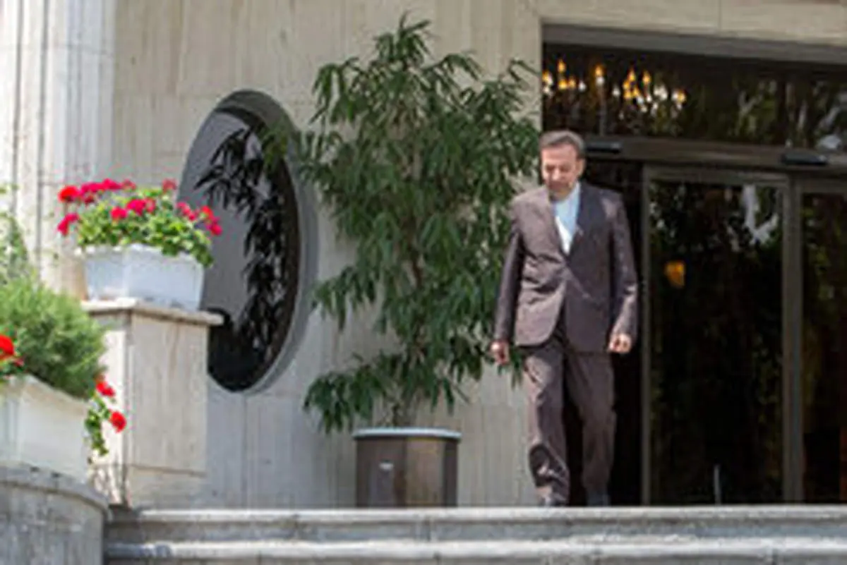 واعظی: دولت در کنار کادر درمانی بیمارستانهاست /دولت برای عبور از بحران کرونا، کار بزرگی در پیش دارد /پای کار ایستادهایم و تعطیلات نداریم