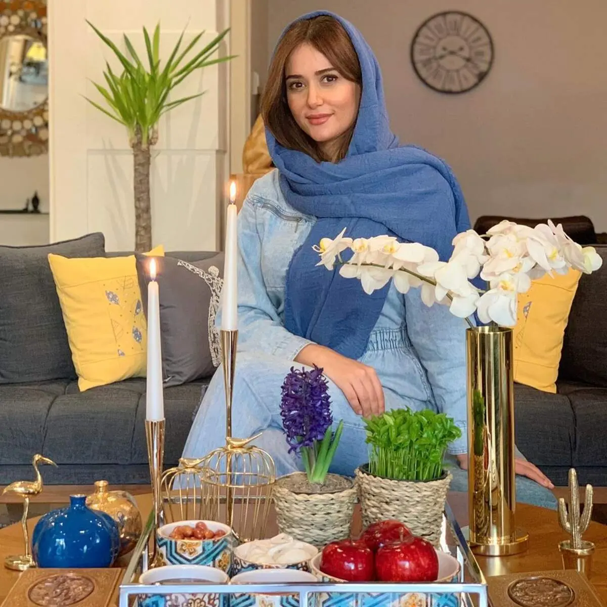پریناز ایزدیار در کنار سفره هفت سین