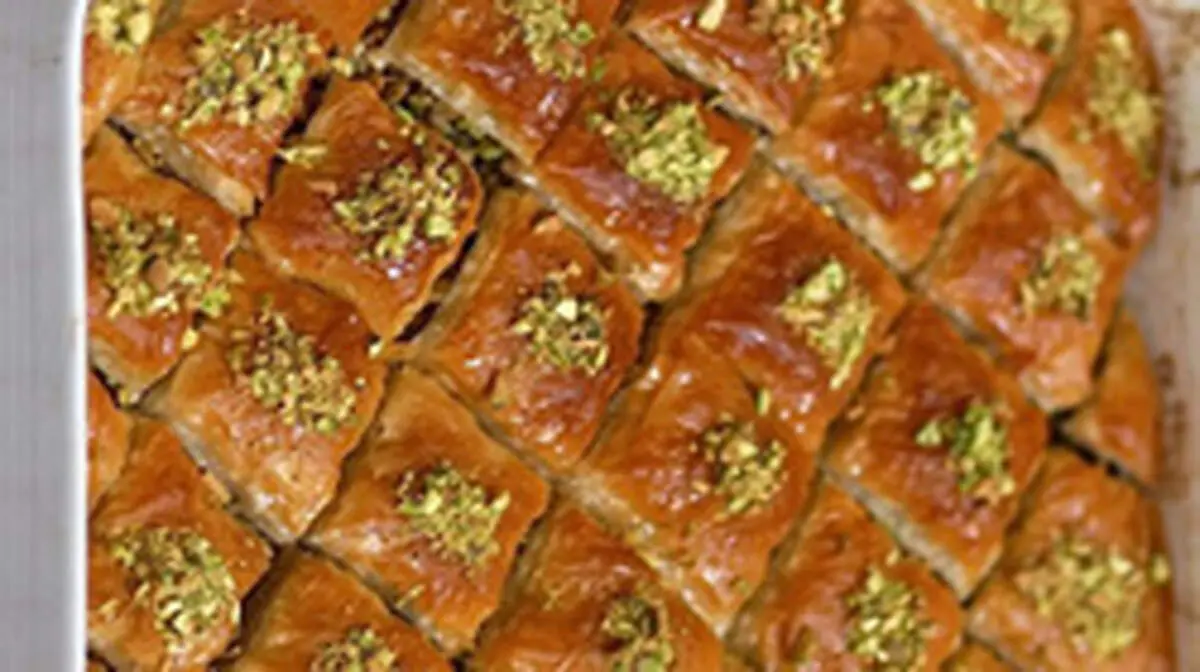 طرز تهیه باقلوا ترکیه‌ای با خمیر فیلو