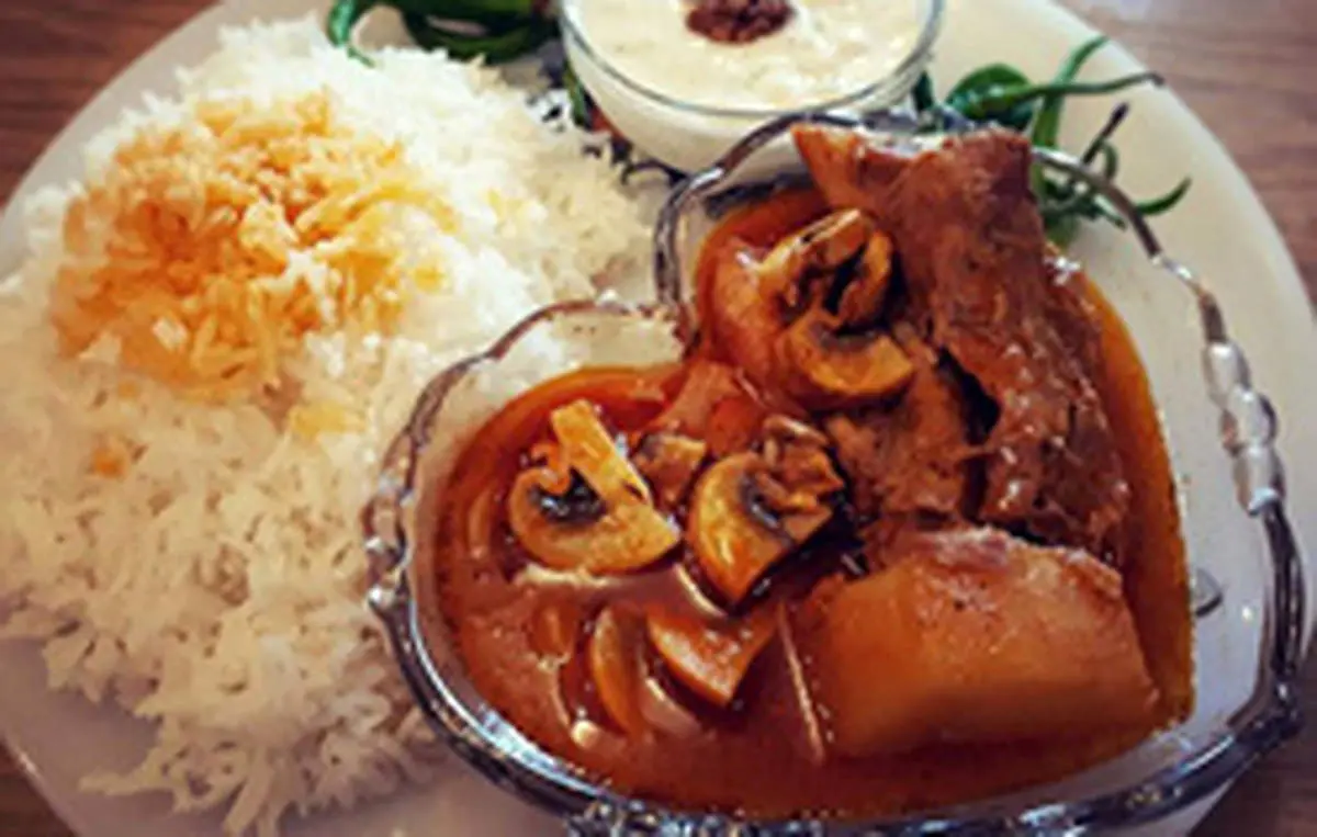 دستور پخت خورش بوقلمون با قارچ