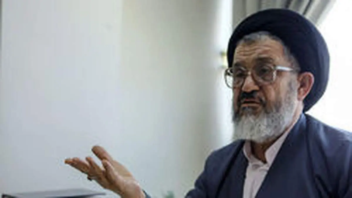 سید رضا اکرمی: مردم به شایعات توجه نکنند