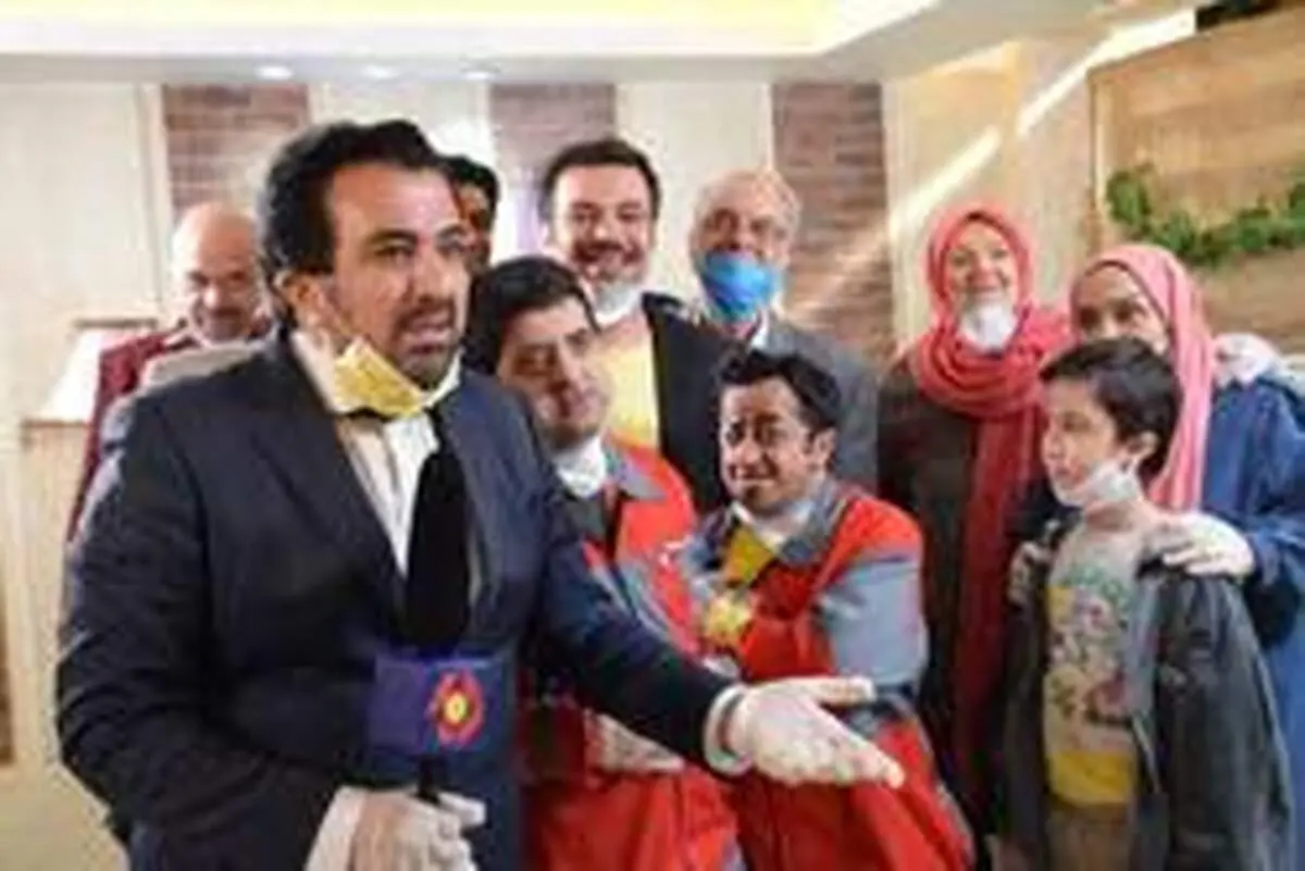 حسینی بای، بازیگر شد