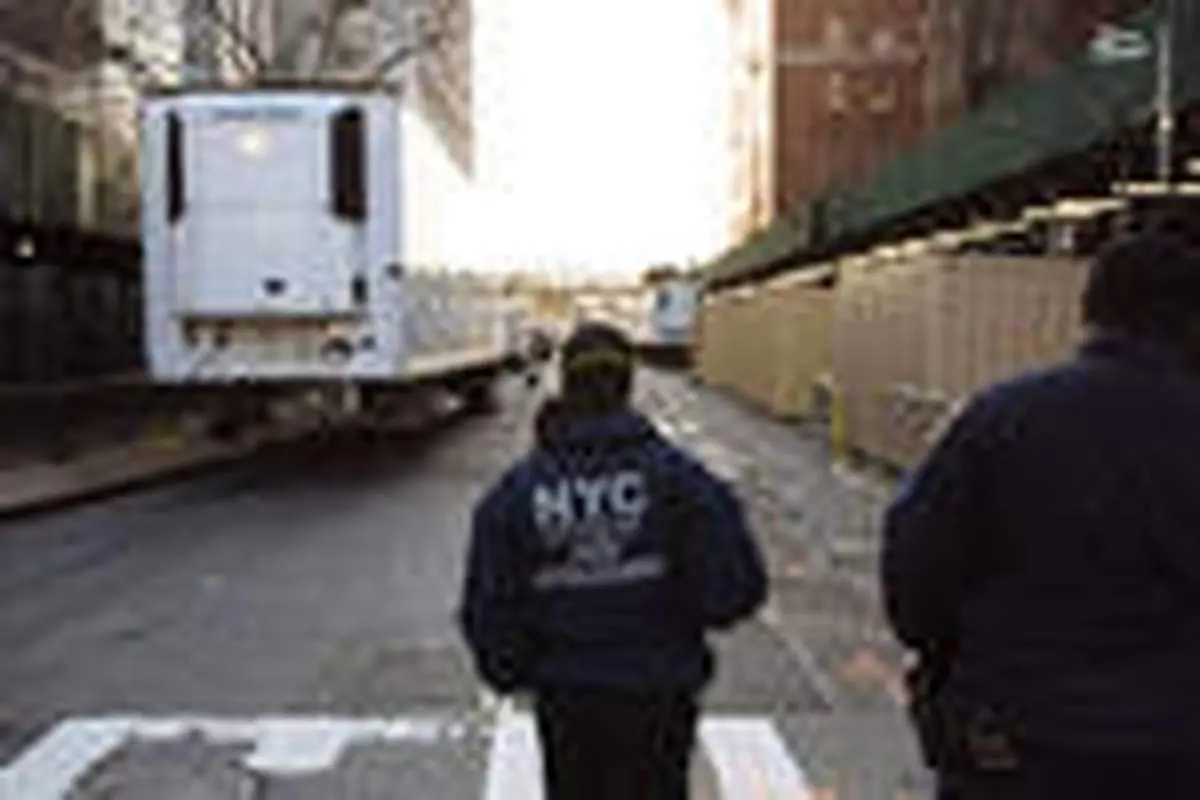 کامیون‌های حمل اجساد قربانیان کرونا در آمریکا