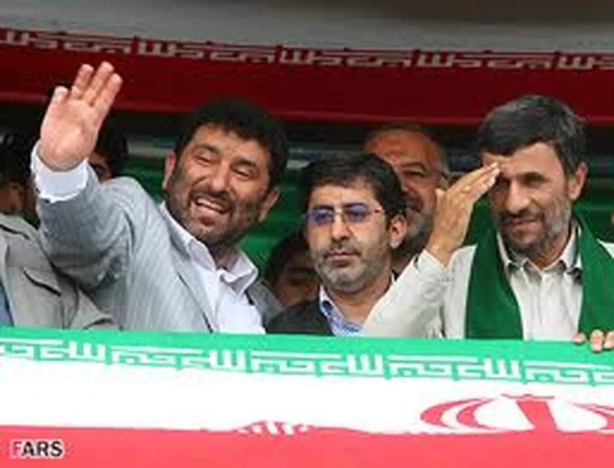 نه من رییس ِ احمدی‌نژاد هستم و نه ایشان مخلص من!
