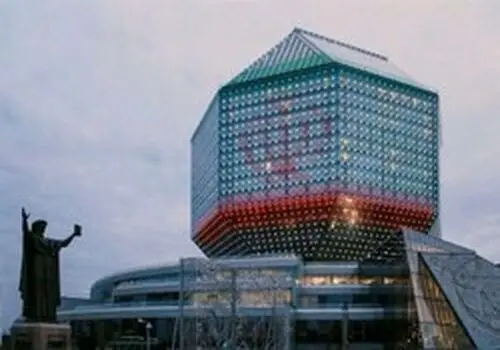 اهتزاز پرچم ایران در دانشگاه دولتی ارواین کالیفرنیا+ عکس