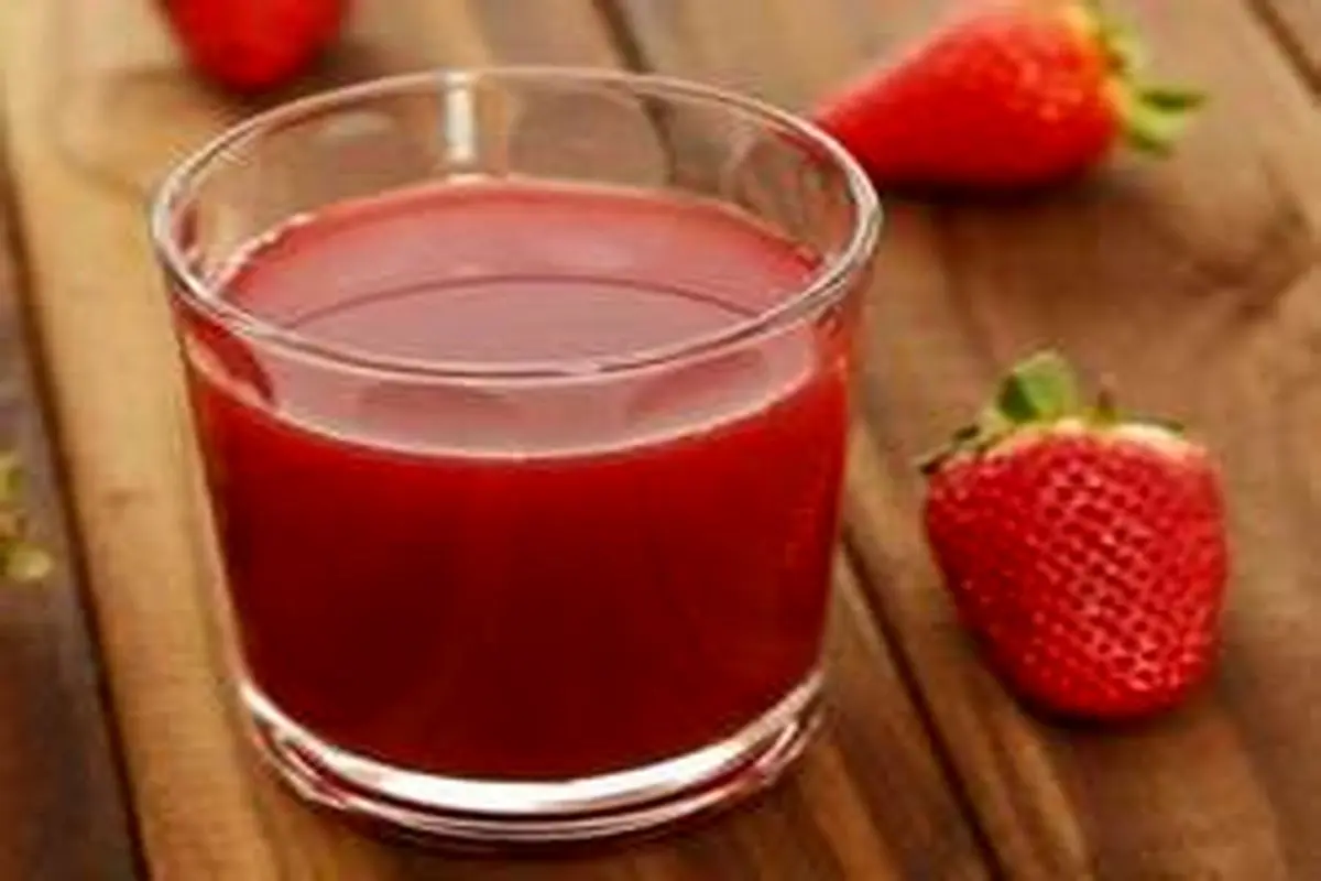 طرز تهیه نوشیدنی توت فرنگی