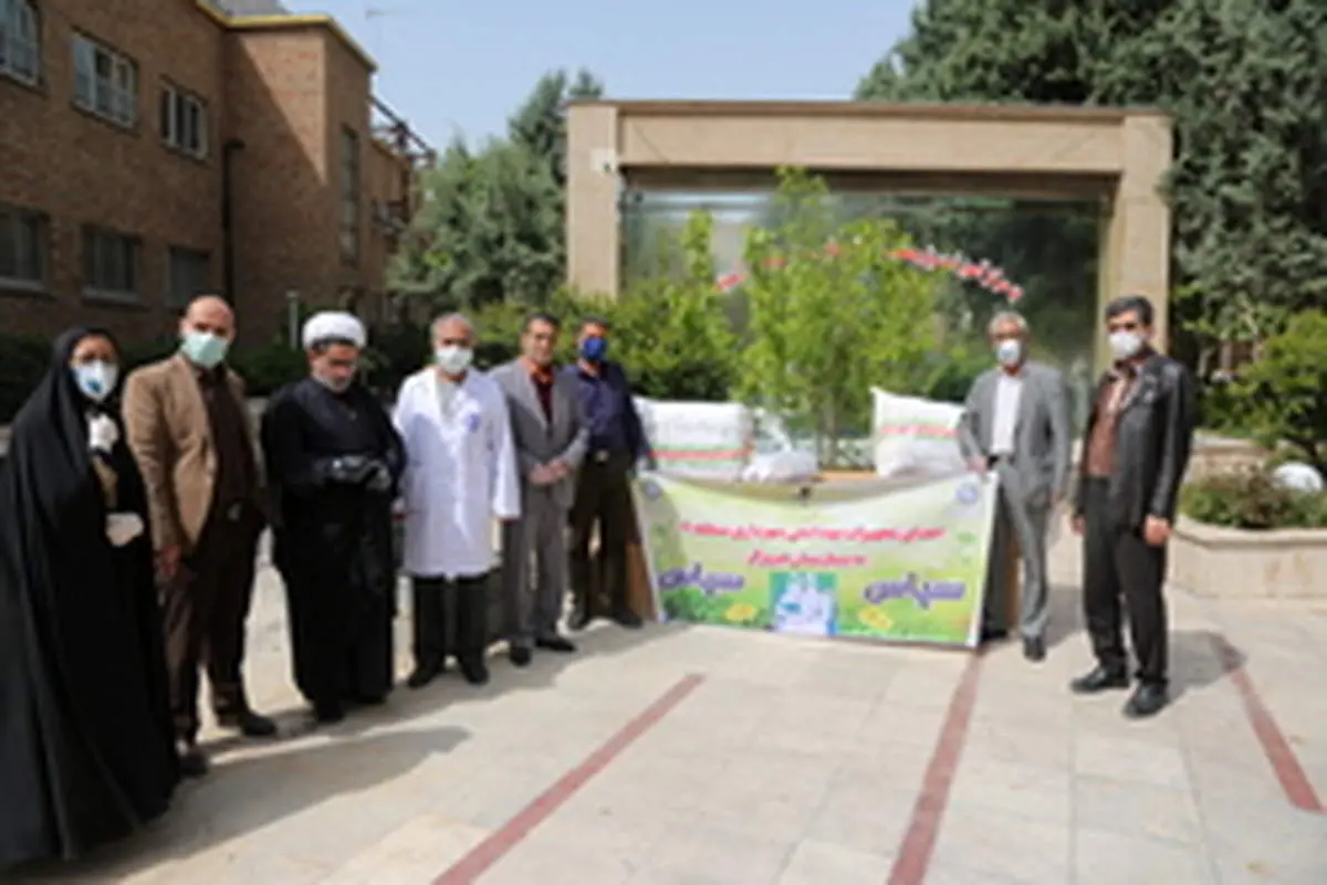 تجهیزات بهداشتی به بیمارستان فیروزگر اهدا شد