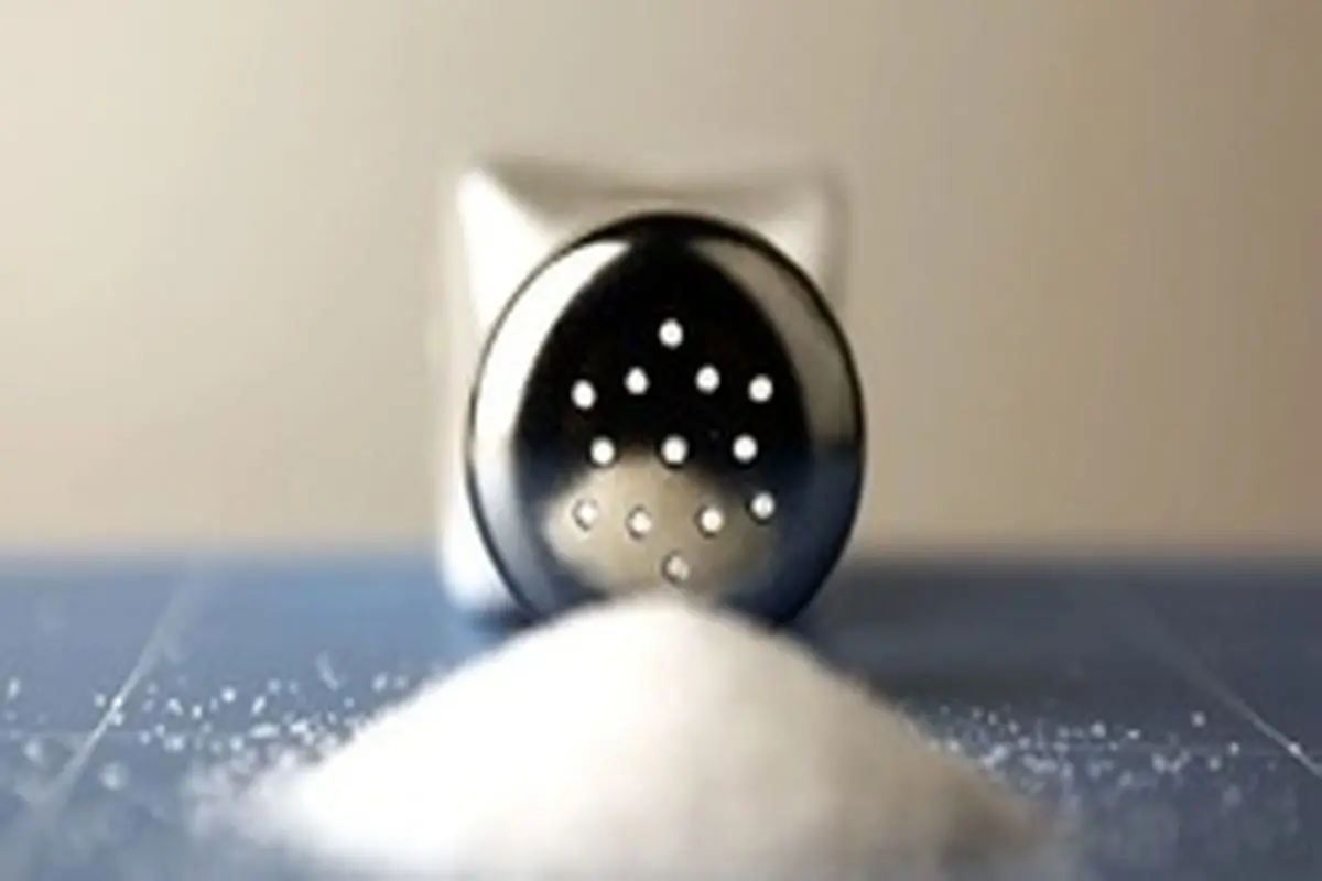 مصرف زیاد نمک باعث چه بیماری‌هایی می‌شود؟
