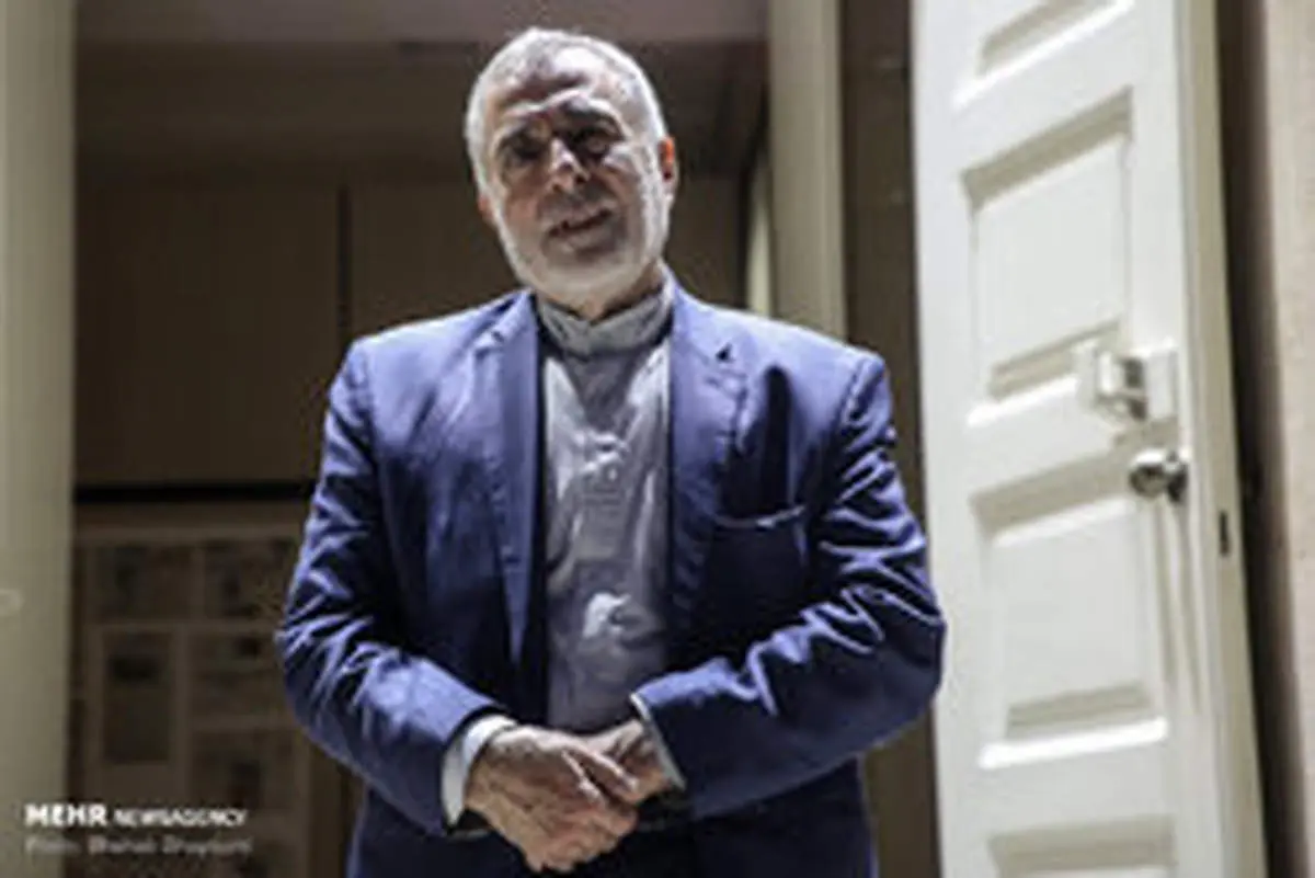 مکالمات بنی‌صدر را شنود می‌کردیم/ بازرگان می گفت من مانند فولکس هستم و امام مانند بولدوزر