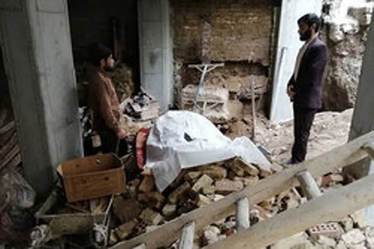 سقوط مرگبار دیوار بتنی روی کارگر افغانستانی+عکس