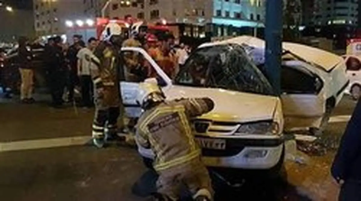 تصادف مرگبار پژو با تیربرق در شهرکغرب +عکس